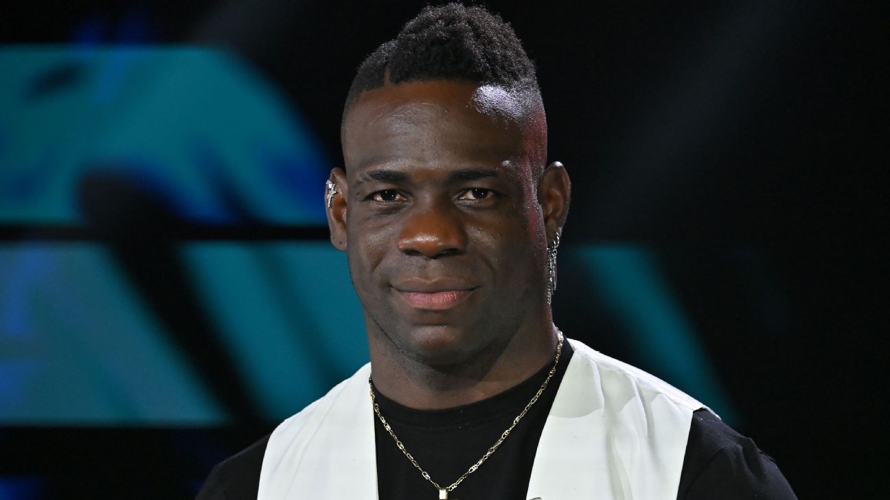 Mario Balotelli เผยคำแนะนำถึงตัวเองวัยรุ่น หลังทบทวนเส้นทางอาชีพที่ Manchester City, Italy และ Al Ittifaq รูปประกอบข่าวฟุตบอล