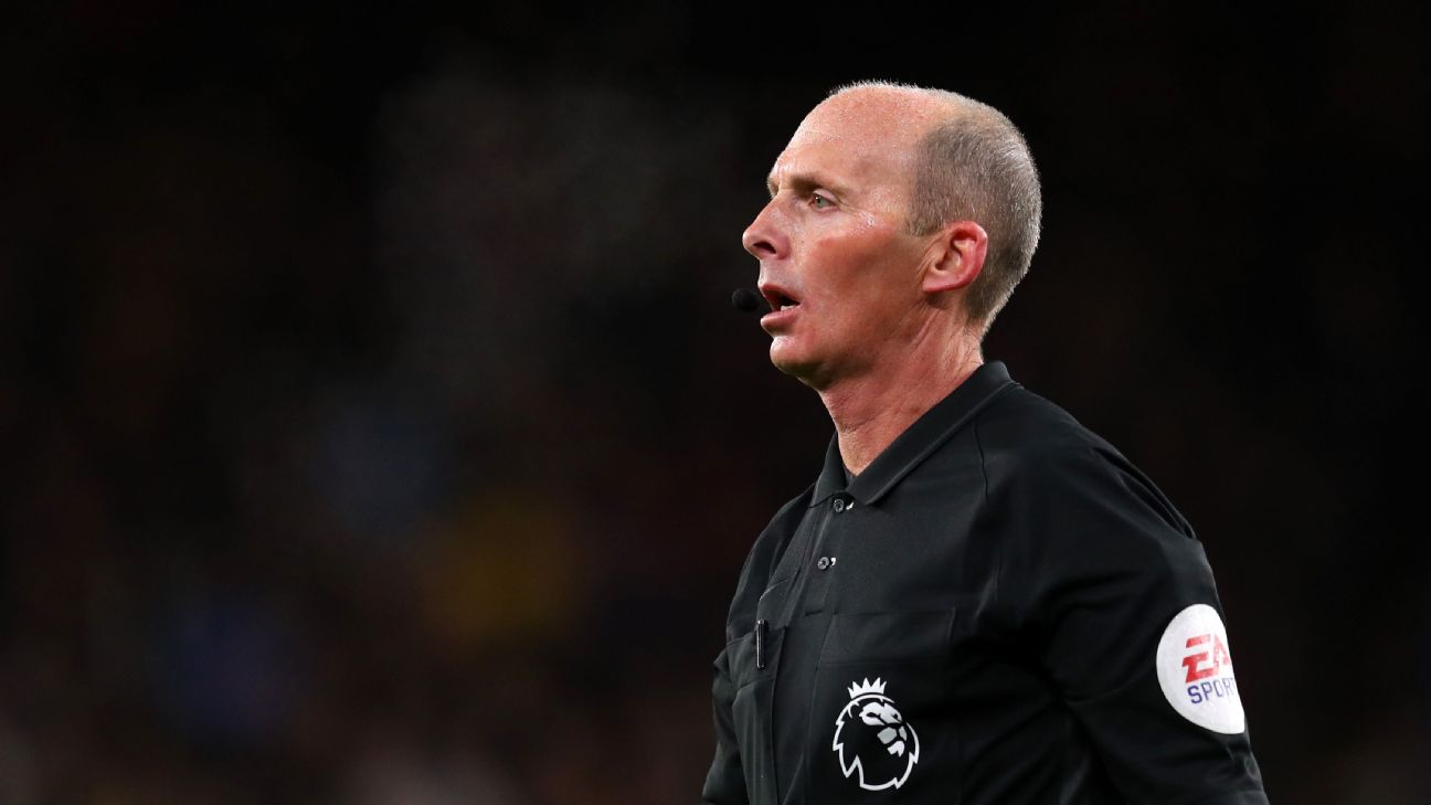 Graham Scott โต้ Mike Dean ปมอ้างเล่นเกมไม่เป่านกหวีดในพรีเมียร์ลีก รูปประกอบข่าวฟุตบอล