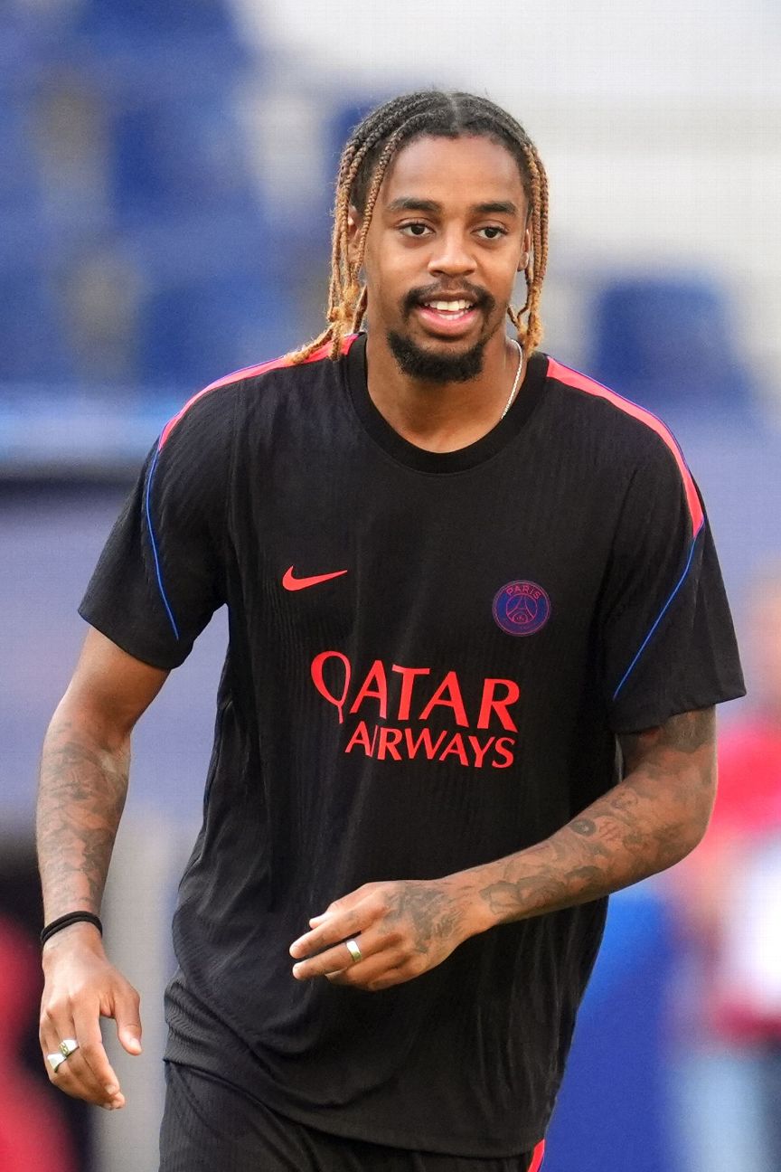 Bradley Barcola กองหน้า Paris Saint-Germain ที่ตกเป็นข่าวกับ Liverpool และ Arsenal