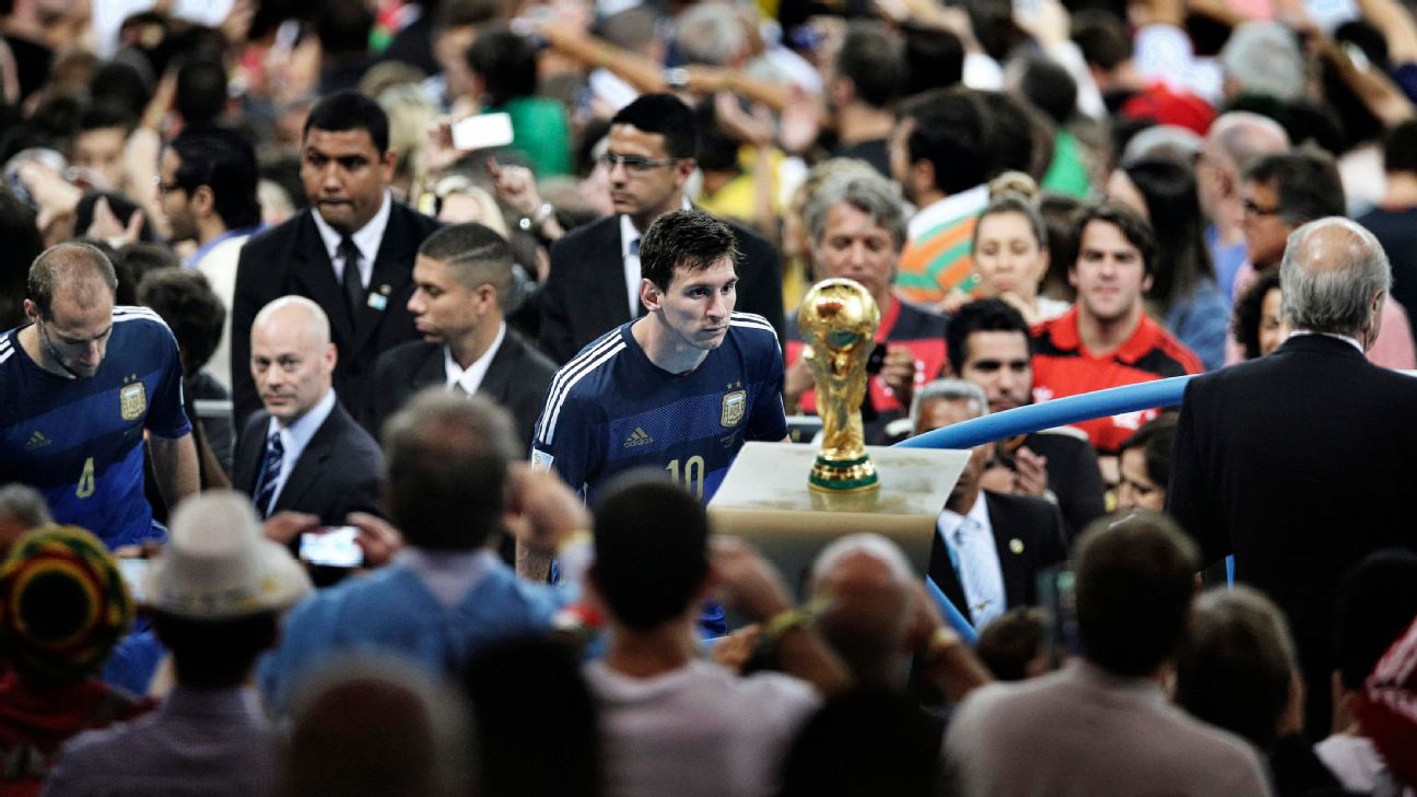 Lionel Messi ฉลองแชมป์โลกกับอาร์เจนตินาในฟุตบอลโลก 2022